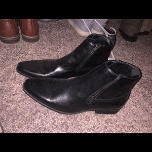 Men’s black leather Chelsea boots